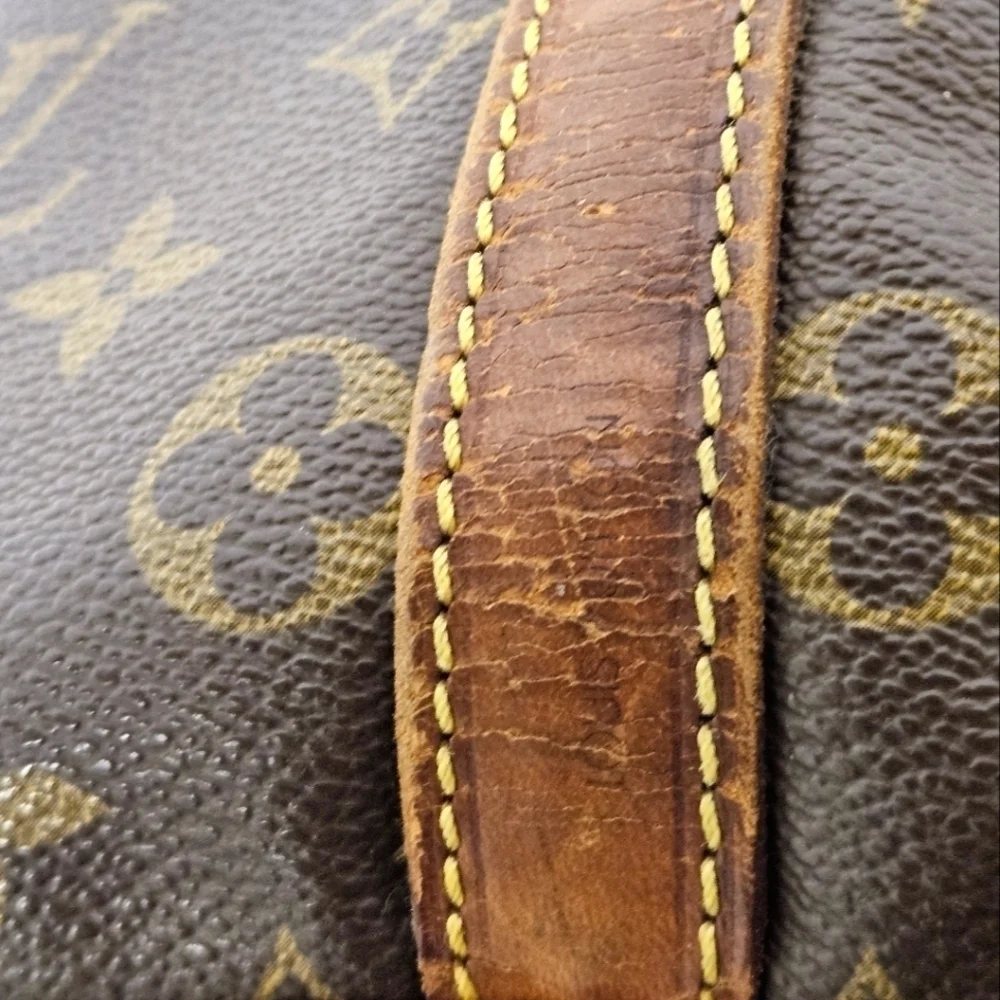 Louis Vuitton elegant louis